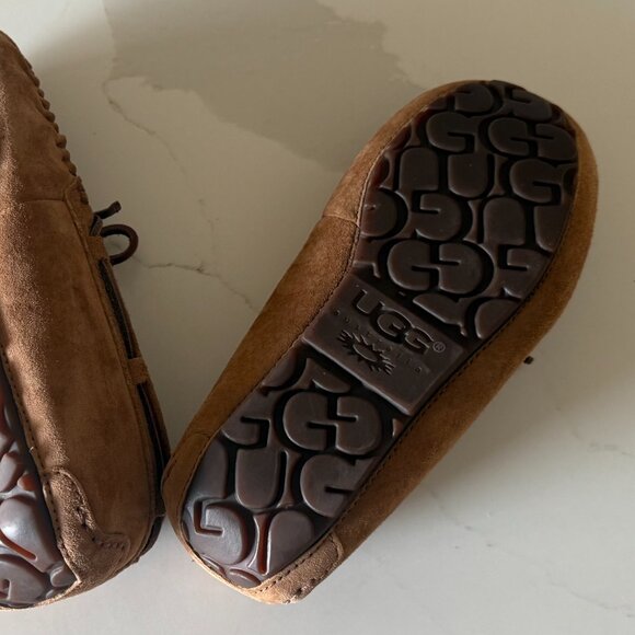 UGG® Sherling Moccasin Women's Size 6 - Picture 4 of 4